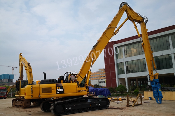 【挖掘機(jī)拆樓臂】什么是挖掘機(jī)拆樓臂?